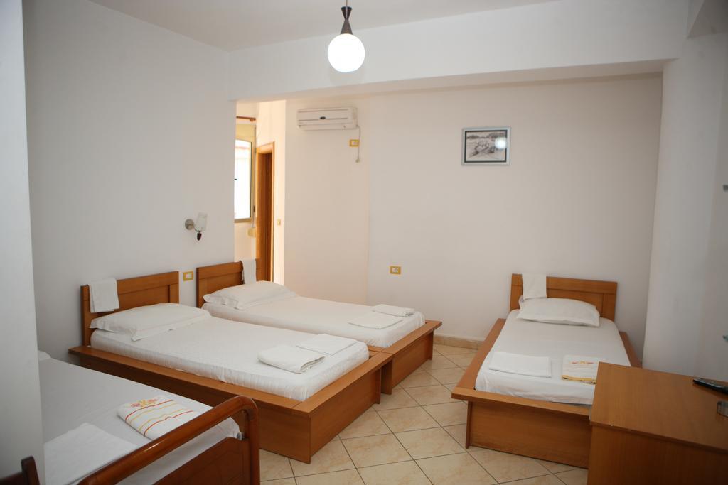 Hotel Alpine Вльора Номер фото